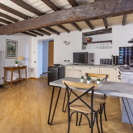 Appartement Iflat Campo De Fiori's Comfy Gem *
